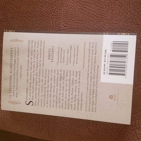 Hollow city by Ransom Riggs - Picture 2 of 2